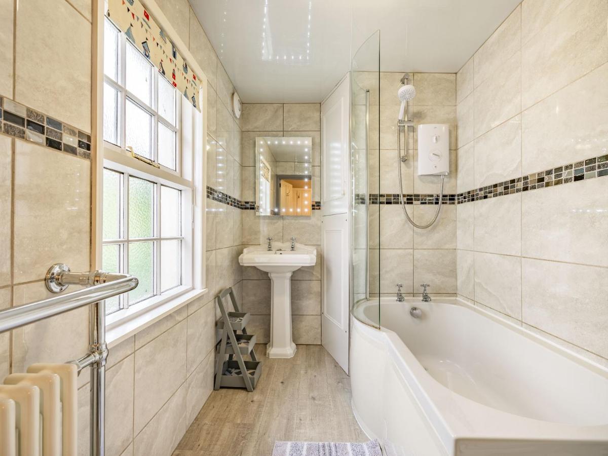 Wychwood Villa Whitby Kültér fotó